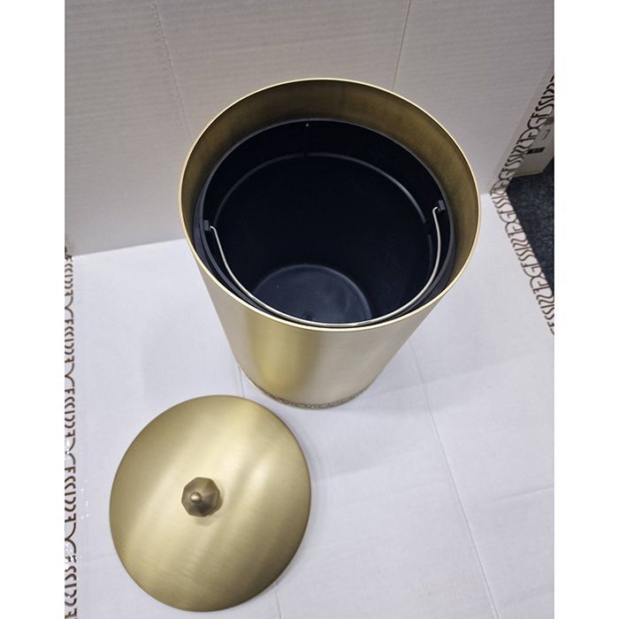 3SC BALLY Ведро Ø220х300 мм., с крышкой, ручка Zar, цвет Matt Satin Brass 3SC BALLY Ведро Ø220х300 мм., с крышкой, ручка Zar, цвет Matt Satin Brass