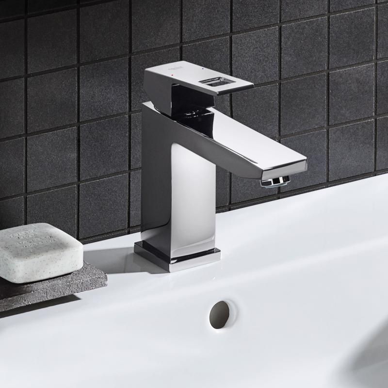 Смеситель для раковины  GROHE EUROCUBE 23446000 (хром, L-13,3 H-10,9), шт Смеситель для раковины  GROHE EUROCUBE 23446000 (хром, L-13,3 H-10,9), шт