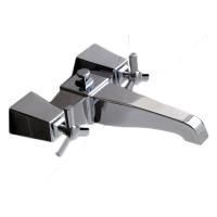 Devon Time Смеситель ванны настенный  с ручной лейкой и шлангом , цвет хром