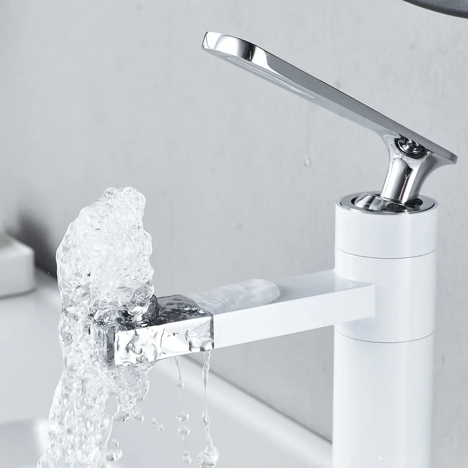 Смеситель для раковины с поворотным носиком Shevanik S6601F, белый/хром