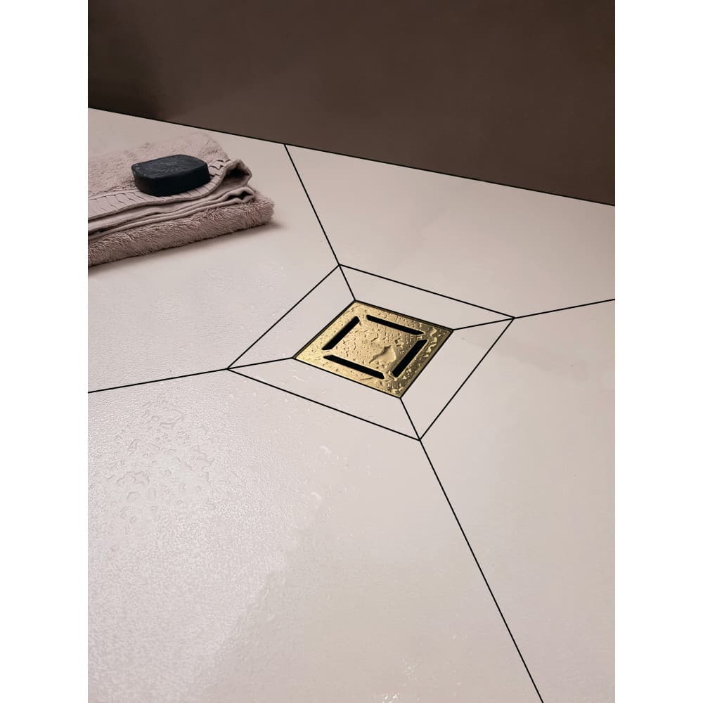 Трап BERGES водосток ZENTRUM Norma 150х150, золото глянец, выпуск D50/75/110 H74 вертикальный