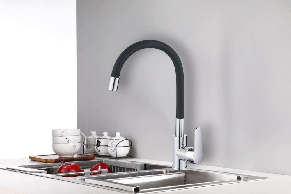 Смеситель для кухни с гибким изливом Maretti Project PC31RGZ32, хром/черный