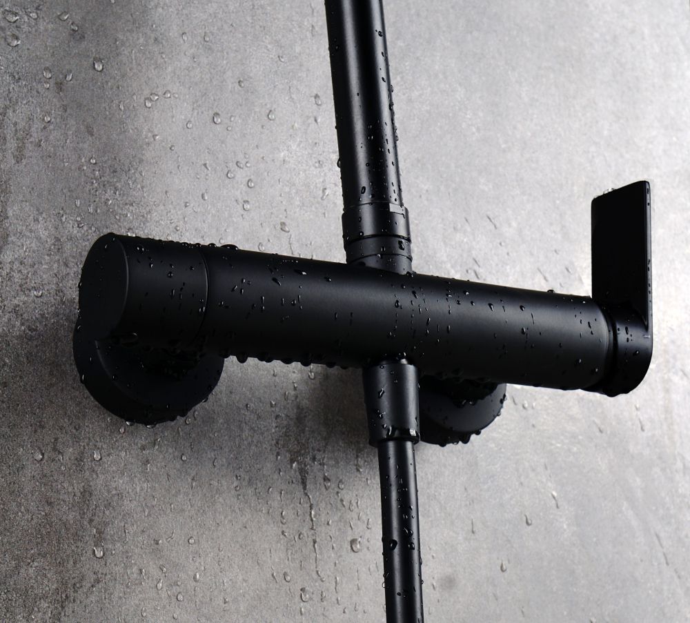 AQG Alpha, душевая колонна регулируемая по высоте 95-150 см, cо смесителем и квадратным верхним душем 25х25 см, цвет черный матовый, артикул 21NITC25ALA05