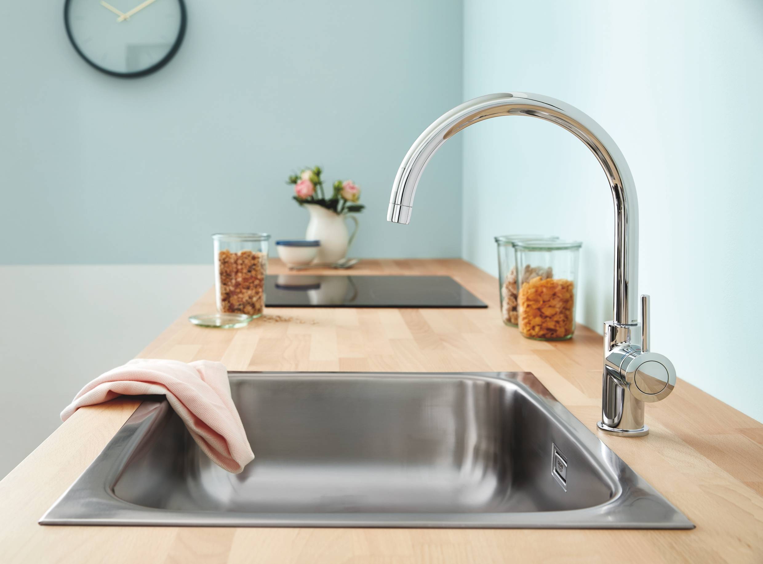 Смеситель для кухни GROHE BauClassic с высоким C-образным изливом, хром (31535001) Смеситель для кухни GROHE BauClassic с высоким C-образным изливом, хром (31535001)