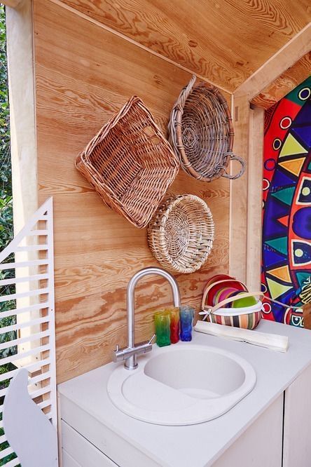 Смеситель для кухни, OMOIKIRI, Akita, тип открывания воды-однорычажный, тип регулирования воды-керамический картридж, монтаж-на раковину/столешницу, отверстия для монтажа-1, высота, мм-405, вынос излива, мм-195, тип излива-поворотный, тип подводки-гибкая,