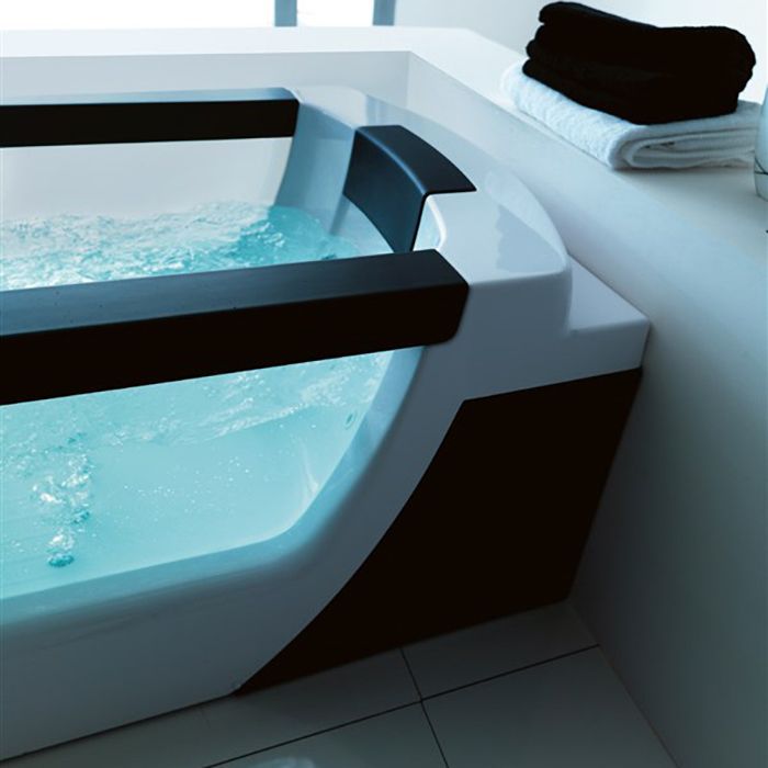 TREESSE VISION Ванна 1800x800x600 мм., монтаж DX- в правый угол, гидромассаж STX, подголовник и подлокотники черные, панели и ванна белая