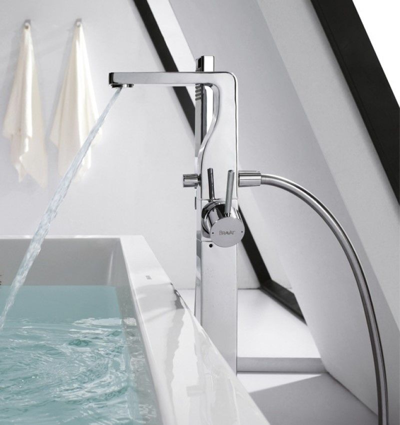 Смеситель для ванны напольный Bravat Arc F66061C-B3-ENG, хром