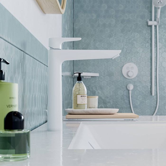 Смеситель для раковины, Hansgrohe, Talis E, тип открывания воды-однорычажный, тип регулирования воды-керамический узел смешивания, монтаж-на раковину/столешницу, отверстия для монтажа-1, высота, мм-292, вынос излива, мм-183, тип излива-неподвижный, донный Смеситель для раковины, Hansgrohe, Talis E, тип открывания воды-однорычажный, тип регулирования воды-керамический узел смешивания, монтаж-на раковину/столешницу, отверстия для монтажа-1, высота, мм-292, вынос излива, мм-183, тип излива-неподвижный, донный