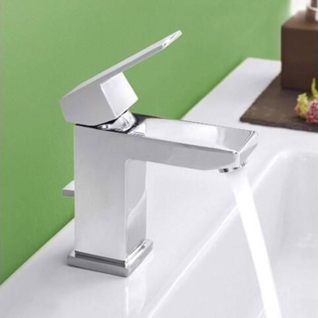 Смеситель для раковины GROHE Sail Cube с донным клапаном, хром (23435000) Смеситель для раковины GROHE Sail Cube с донным клапаном, хром (23435000)