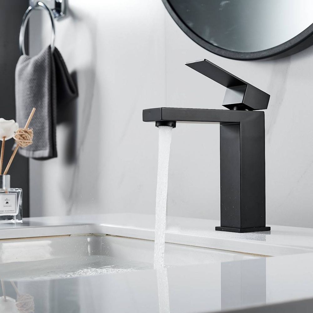 Смеситель для раковины Maretti Umbria Black UMB32RF51, черный, артикул UMB32RF51