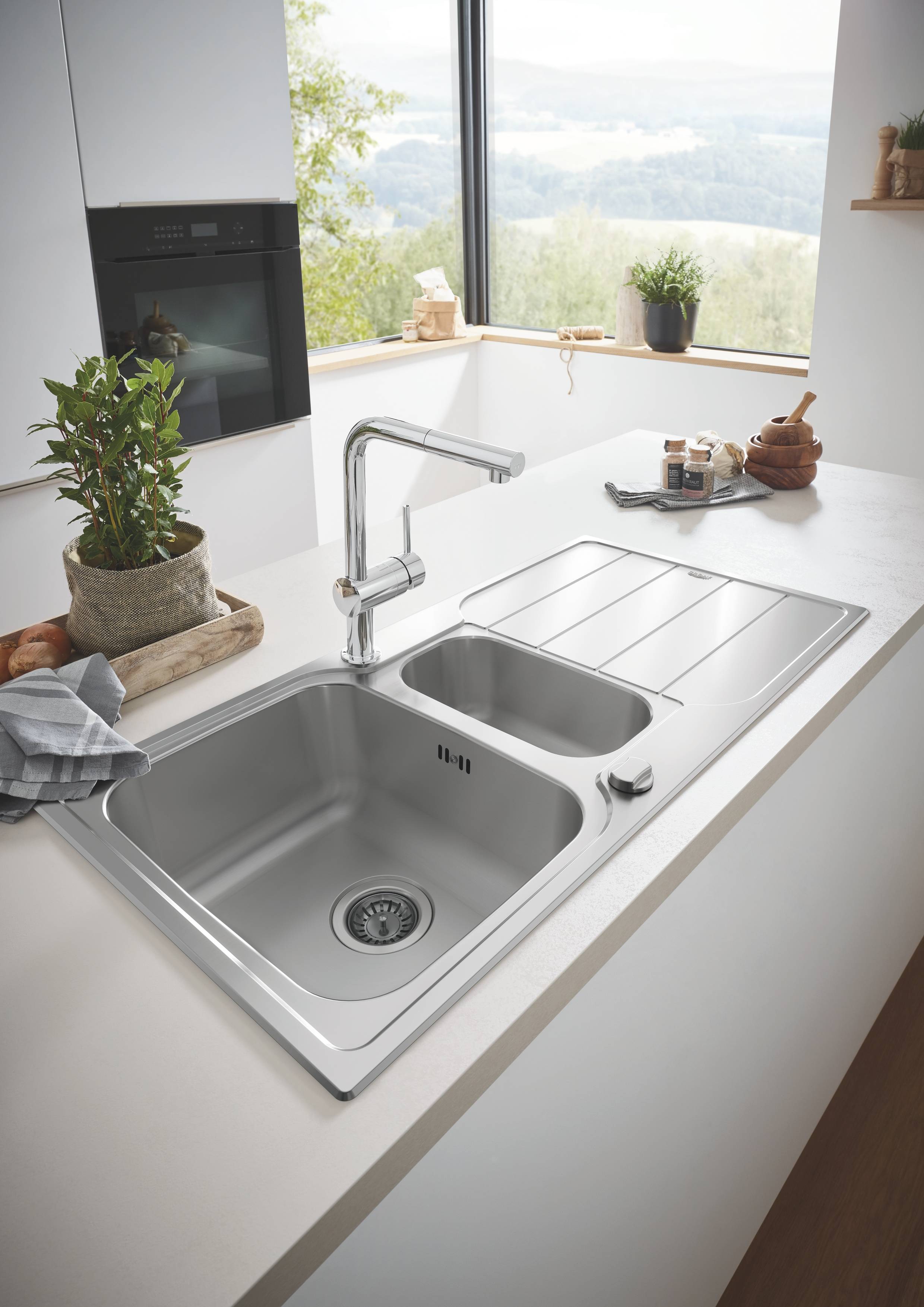Мойка GROHE K500 с корзинчатым вентилем, нержавеющая сталь (31572SD1) Мойка GROHE K500 с корзинчатым вентилем, нержавеющая сталь (31572SD1)