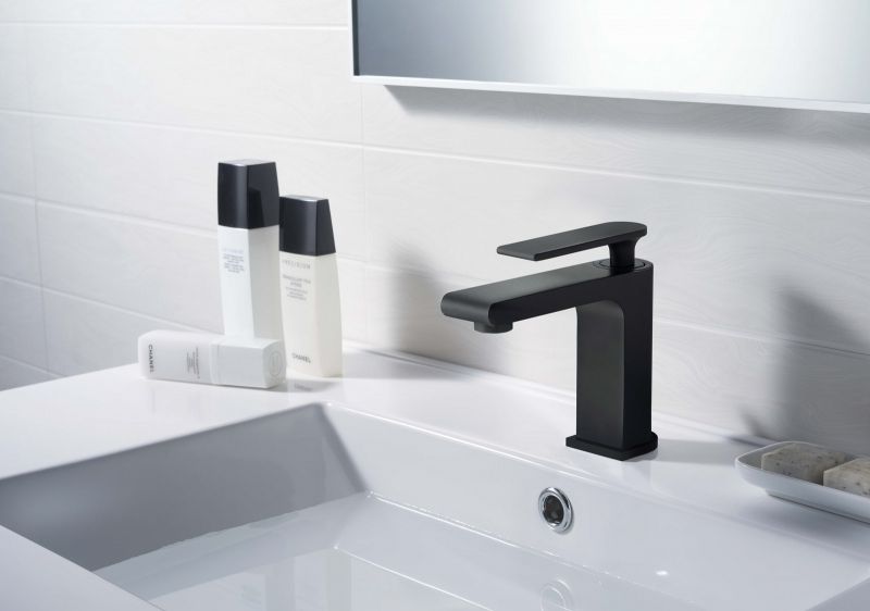 Смеситель для раковины Timo Anni 2761/03F Черный, артикул 2761/03F