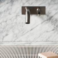 Agape Square Смеситель для раковины, встроенный, с джойстиком, излив: 20см, цвет: глянец Agape Square Смеситель для раковины, встроенный, с джойстиком, излив: 20см, цвет: глянец