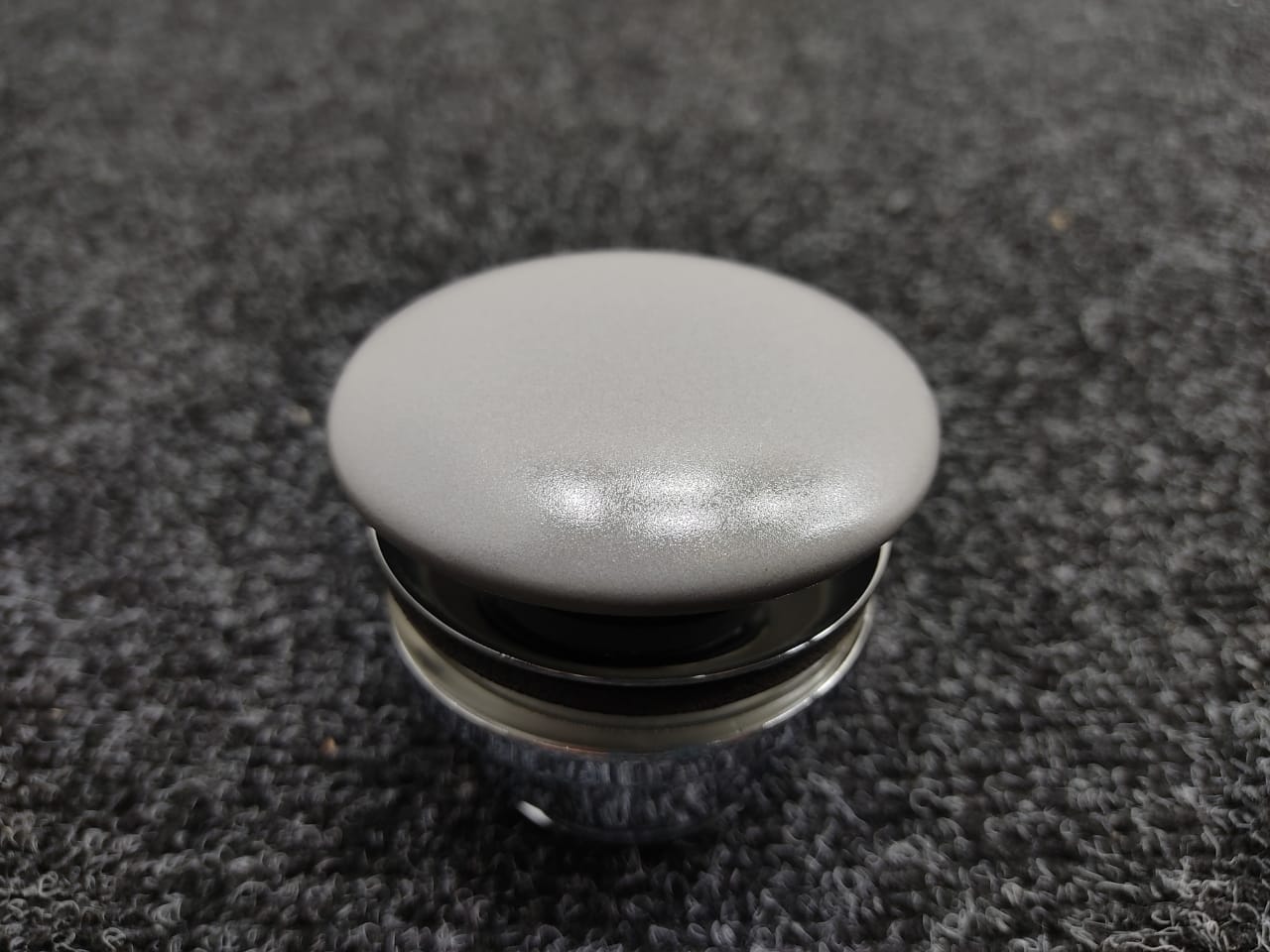 Kerasan  Донный клапан  клик-клак, покрытие керамика, цвет: ferro matte Kerasan  Донный клапан  клик-клак, покрытие керамика, цвет: ferro matte