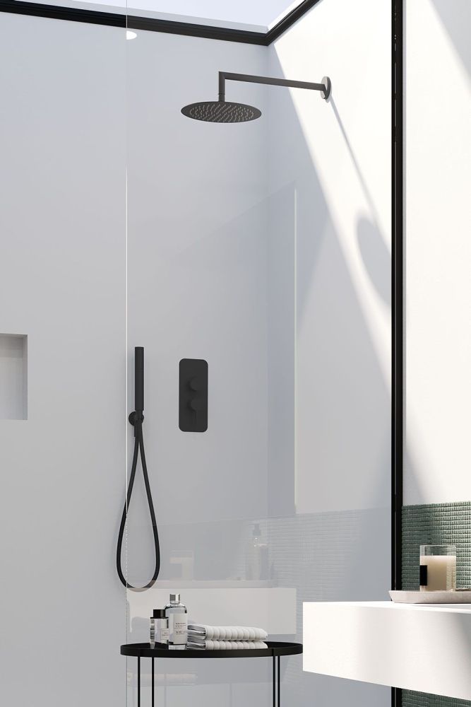 AQG Urban Flow, душевой комплект ER236 на 2 потребителя, с настенным кронштейном, цвет черный матовый, артикул 19URFER23605