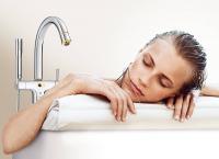 Смеситель для ванны GROHE Grandera с душевым гарнитуром, верхняя монтажная часть, напольный монтаж, хром/золото (23318IG0)