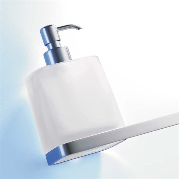 Дозатор для жидкого мыла с крючком для полотенец Colombo Design Time W4274.000 Хром Дозатор для жидкого мыла с крючком для полотенец Colombo Design Time W4274.000 Хром