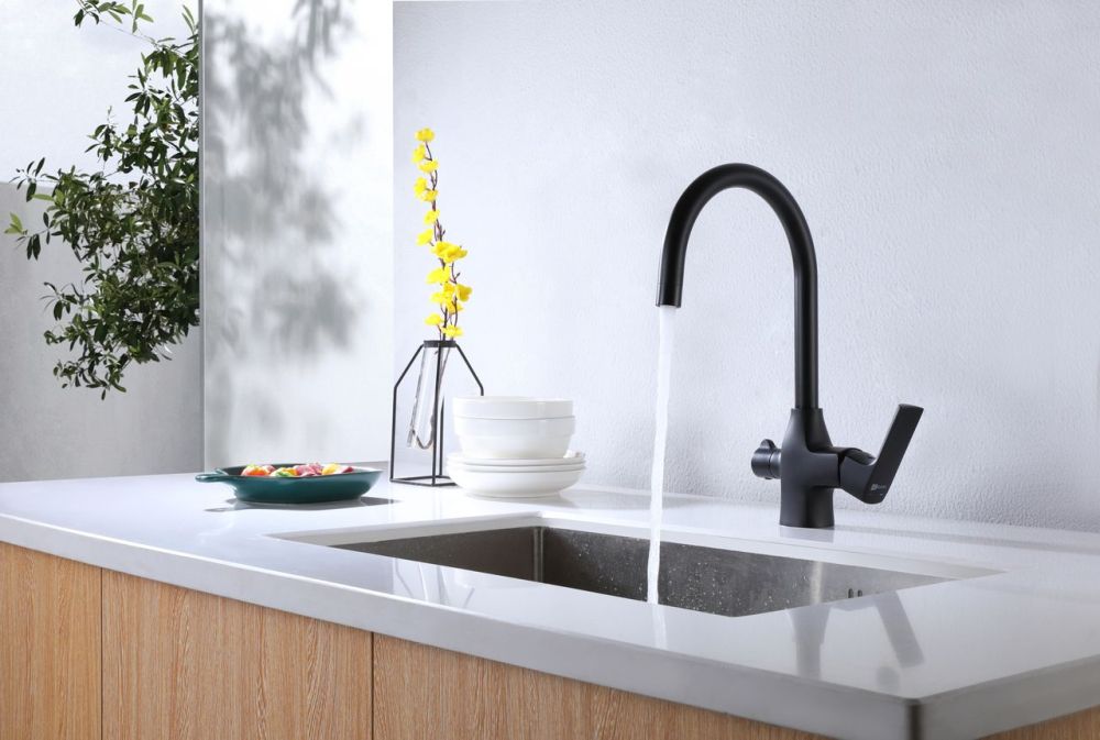 Смеситель для кухни Lemark Ursus с подключением к фильтру (LM7261BL), артикул LM7261BL