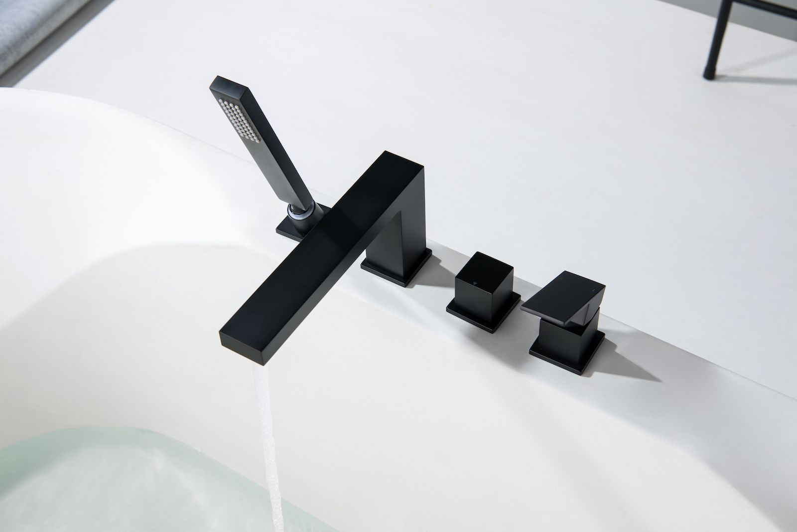 Смеситель для ванны с душем, врезной Timo Selene 2130/03Y черный, артикул 2130/03Y