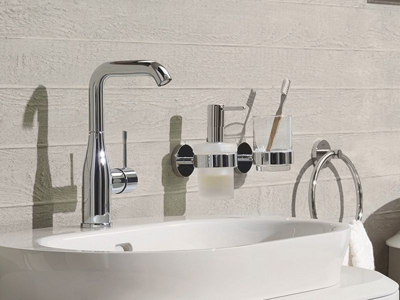 Смеситель для раковины GROHE Essence+ с высоким изливом, хром (23541001) Смеситель для раковины GROHE Essence+ с высоким изливом, хром (23541001)