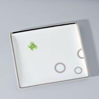 THG CAPUCINE VERT DECOR PLATINE Поднос керамический 171х154 мм., настольный, middle size, декор платина/зеленый, цвет белый