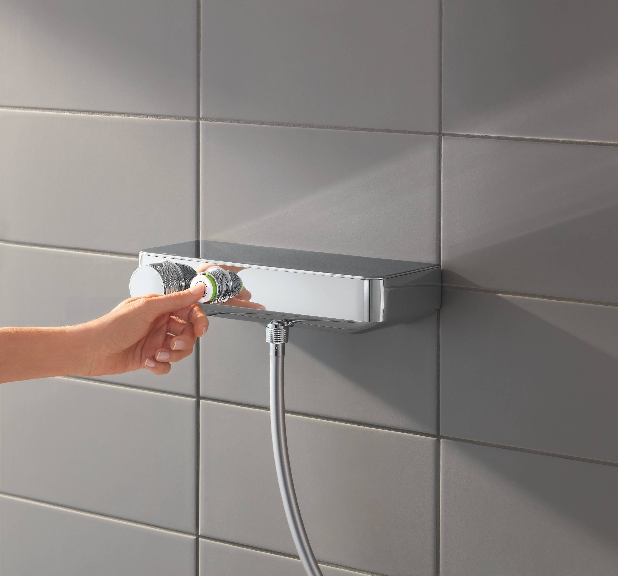 Термостатический смеситель для душа GROHE GRT SmartControl и душевой гарнитур Euphoria 110 Massage с душевой штангой 600 мм, хром (34720000) Термостатический смеситель для душа GROHE GRT SmartControl и душевой гарнитур Euphoria 110 Massage с душевой штангой 600 мм, хром (34720000)