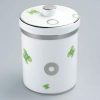 THG CAPUCINE VERT DECOR PLATINE Банка керамическая с крышкой, настольная, декор платина/зеленый, цвет белый