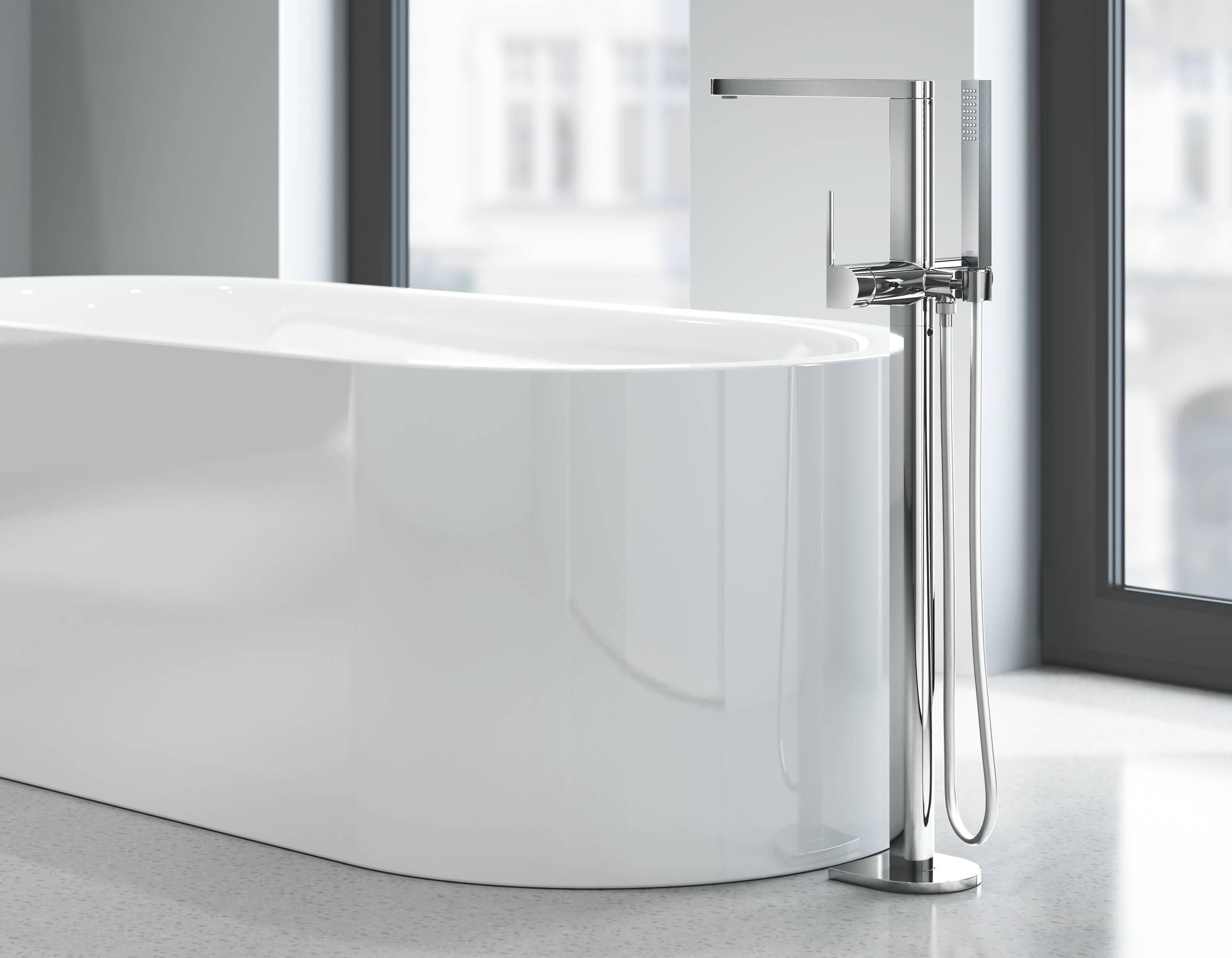 Смеситель однорычажный для ванны GROHE Plus, хром (23846003) Смеситель однорычажный для ванны GROHE Plus, хром (23846003)