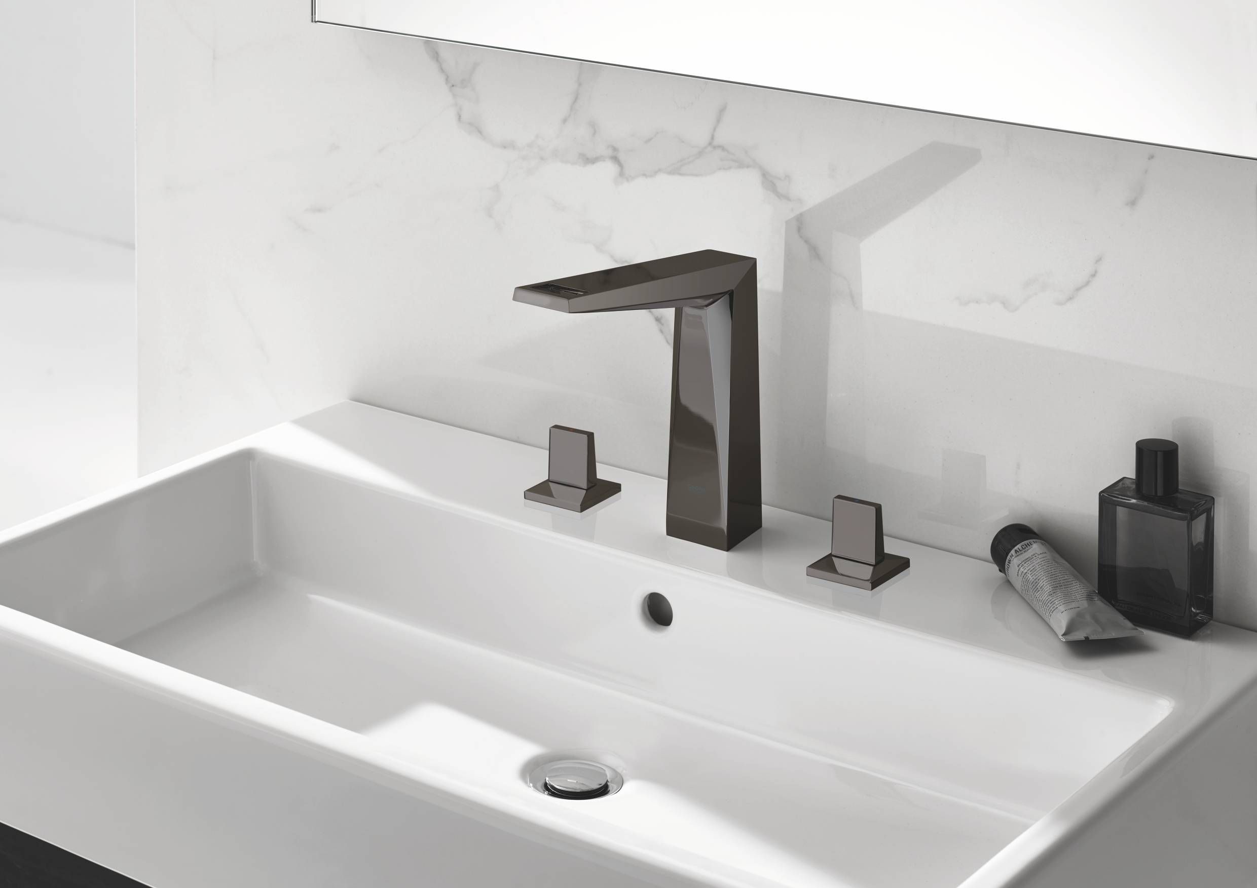 Смеситель для раковины GROHE Allure Brilliant на 3 отверстия, высокий излив, темный графит глянец (20344A00) Смеситель для раковины GROHE Allure Brilliant на 3 отверстия, высокий излив, темный графит глянец (20344A00)