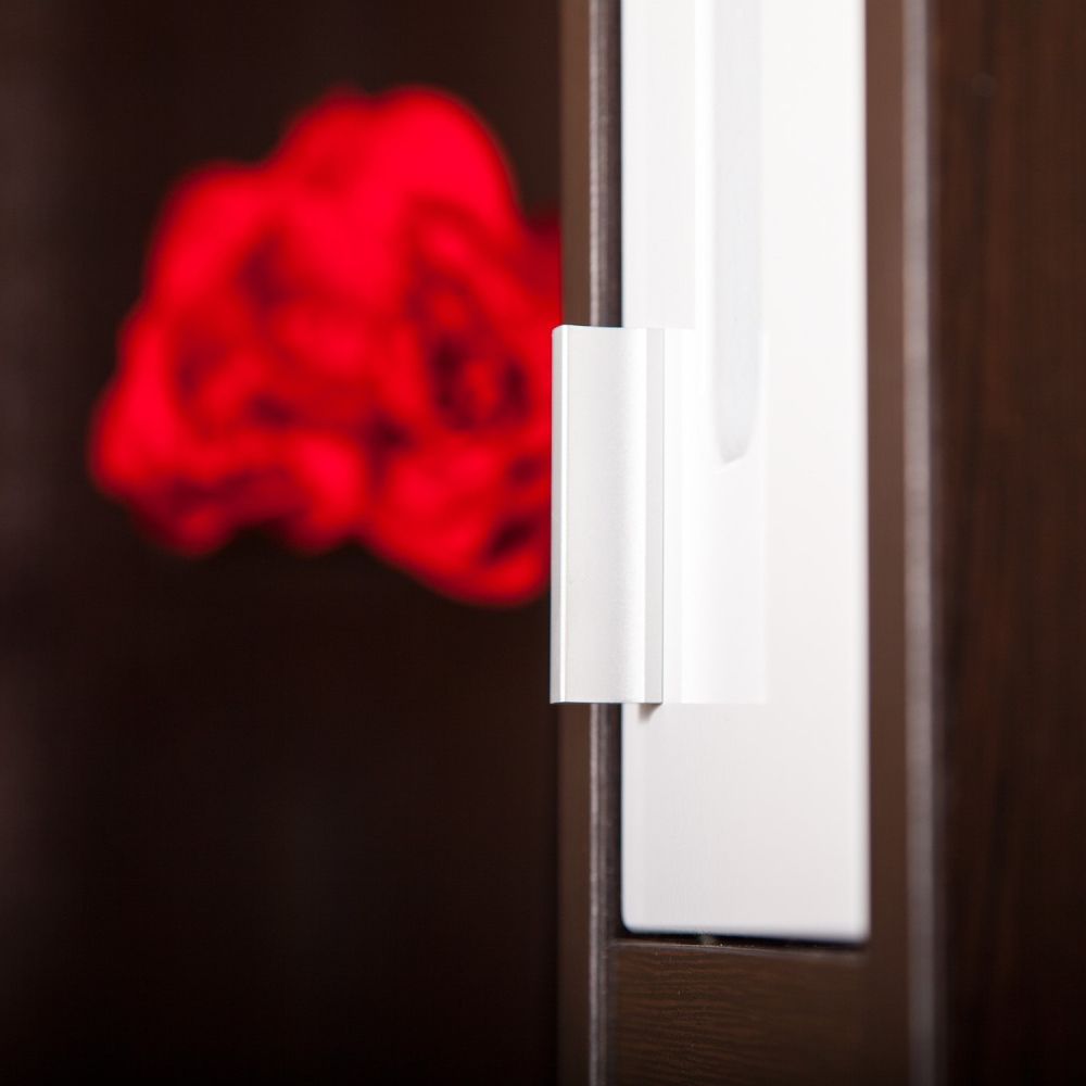 Зеркало со шкафом Бриклаер БАЛИ 90 см правое, венге/белый, артикул 4627125411861