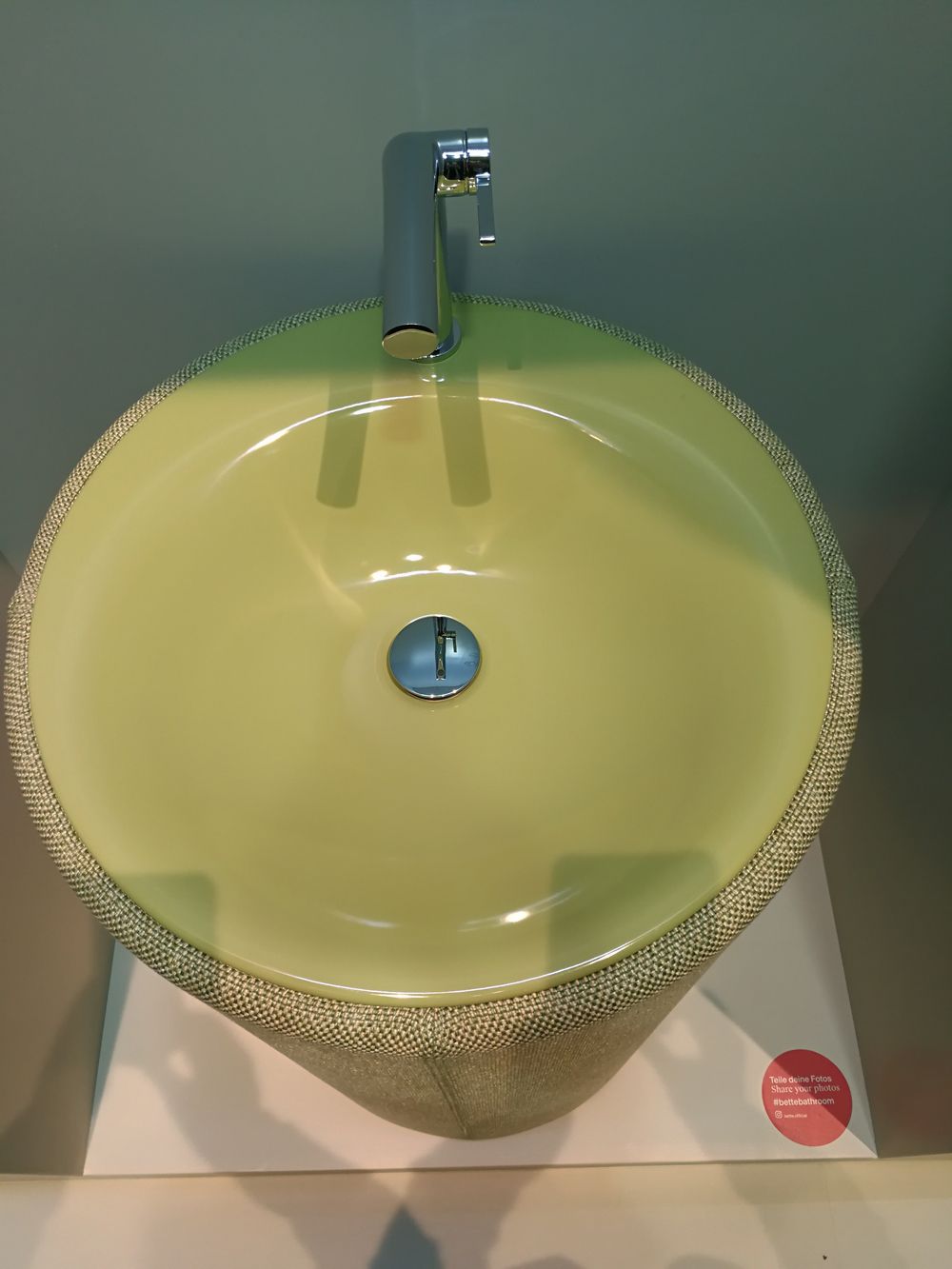 Bette Lux Oval Couture Подиум для раковины А220 с текстильной обивкой , высота 890см, цвет болотный 851