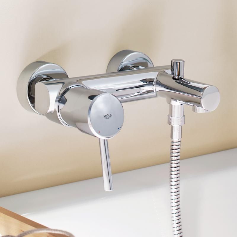 Смеситель для ванны GROHE Concetto с душевым гарнитуром, хром (32212001) Смеситель для ванны GROHE Concetto с душевым гарнитуром, хром (32212001)
