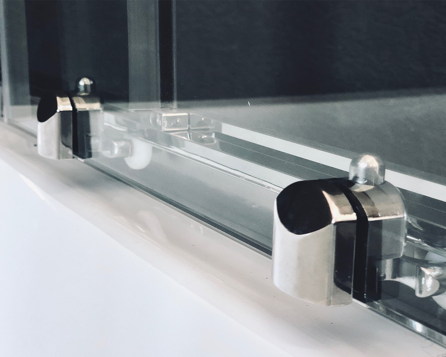 Душевой угол Royal Bath RB 8120BK-T-CH (прозрачное) правый