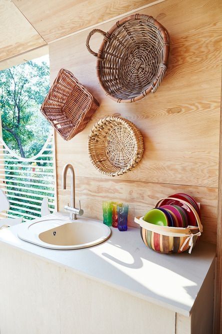 Смеситель для кухни, OMOIKIRI, Akita, тип открывания воды-однорычажный, тип регулирования воды-керамический картридж, монтаж-на раковину/столешницу, отверстия для монтажа-1, высота, мм-405, вынос излива, мм-195, тип излива-поворотный, тип подводки-гибкая,