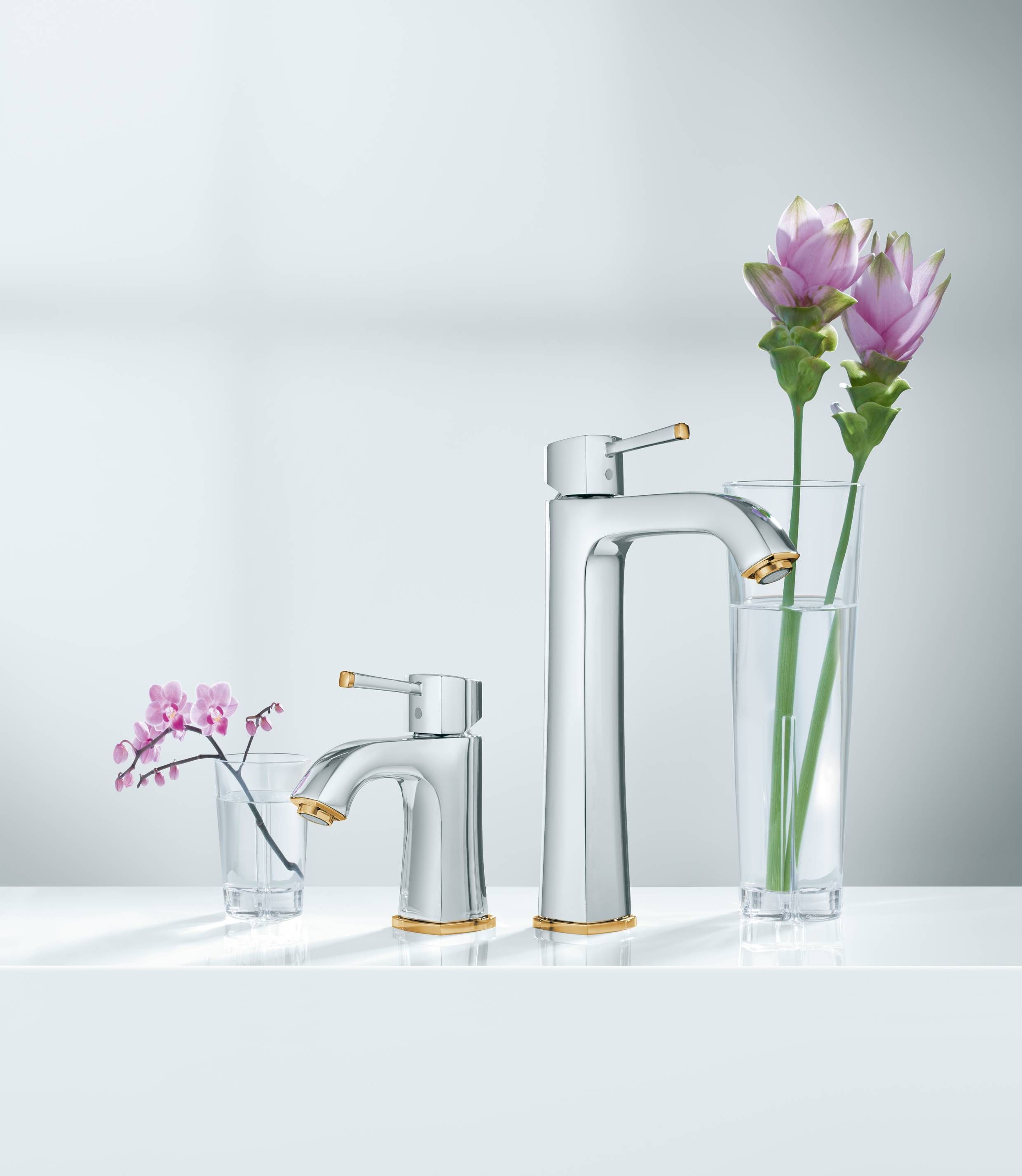 Смеситель для раковины GROHE Grandera с донным клапаном, хром/золото (23303IG0) Смеситель для раковины GROHE Grandera с донным клапаном, хром/золото (23303IG0)