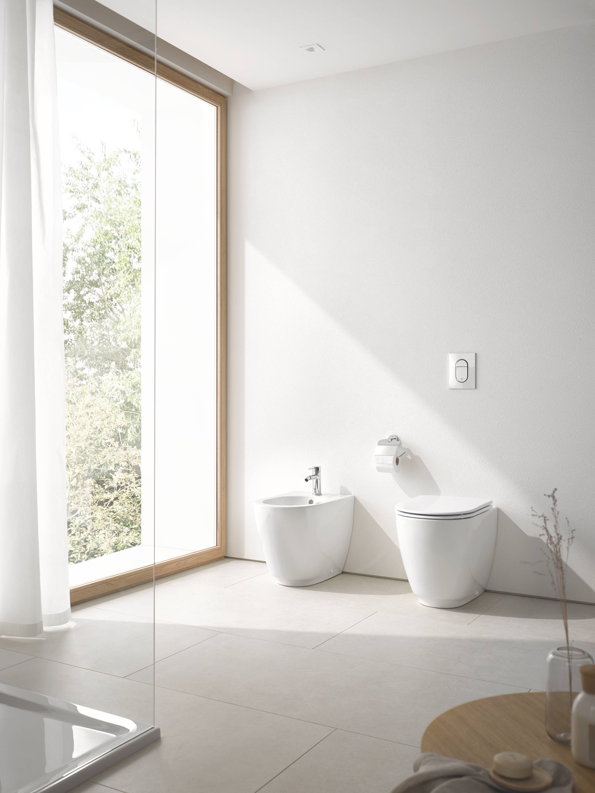 Унитаз приставной напольный GROHE Essence Ceramic, альпин-белый (3957300H) Унитаз приставной напольный GROHE Essence Ceramic, альпин-белый (3957300H)