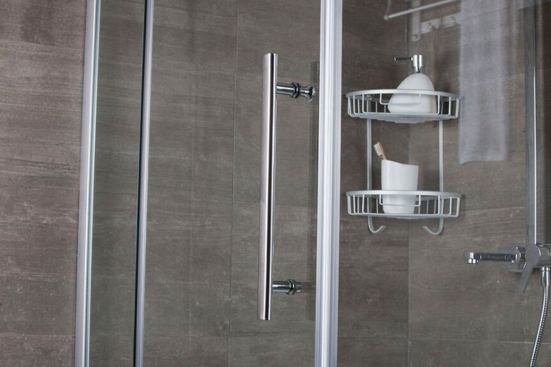 Душевой уголок Erlit ER10110V 100x100 профиль Матовый хром стекло прозрачное