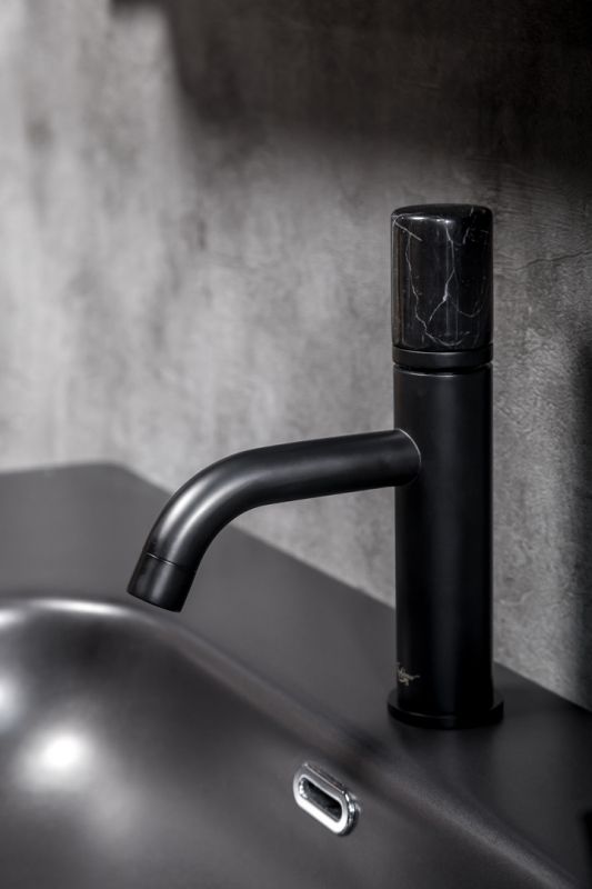 Смеситель STICK для умыв. низ. BLACK MRAMOR BLACK_Комплект