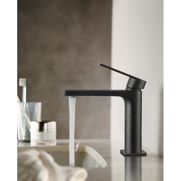 AQG Alpha, однорычажный смеситель для раковины без донного клапана, цвет черный матовый, артикул 01ALP100NG