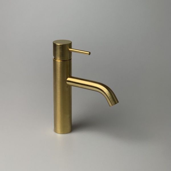 Daniel Tokyo, однорычажный смеситель для раковины (излив 11,1 см), с донным клапаном, цвет зачищенное золото