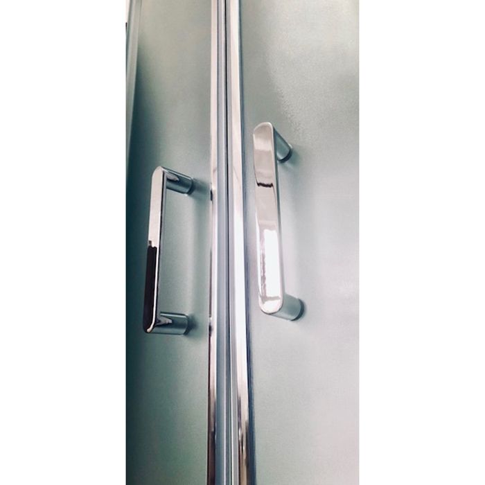 Душевая кабина Royal Bath ВК 100x100 RB100BK3-WC-CH с гидромассажем стекло матовое задняя стенка Белая Душевая кабина Royal Bath ВК 100x100 RB100BK3-WC-CH с гидромассажем стекло матовое задняя стенка Белая