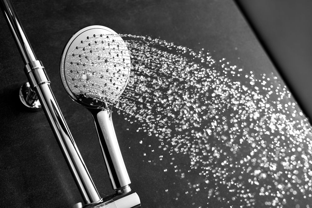 AQG WIND BLU RD, душевая колонна регул. по высоте 95-150 см: с изливом, термостатом и круглым верхним душем 25 см, цвет хром, артикул 20WBR25OLB02