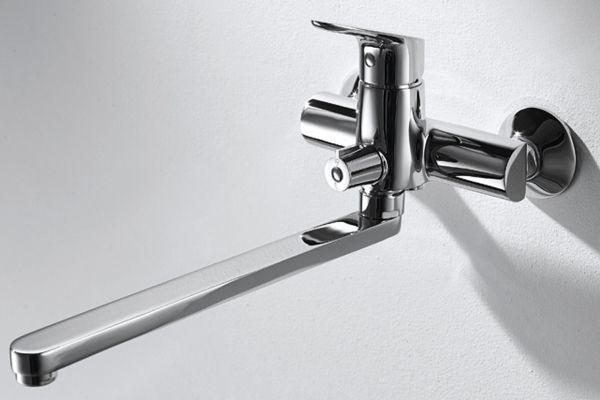 Смеситель для ванны Bravat Drop F64898C-L универсальный Хром