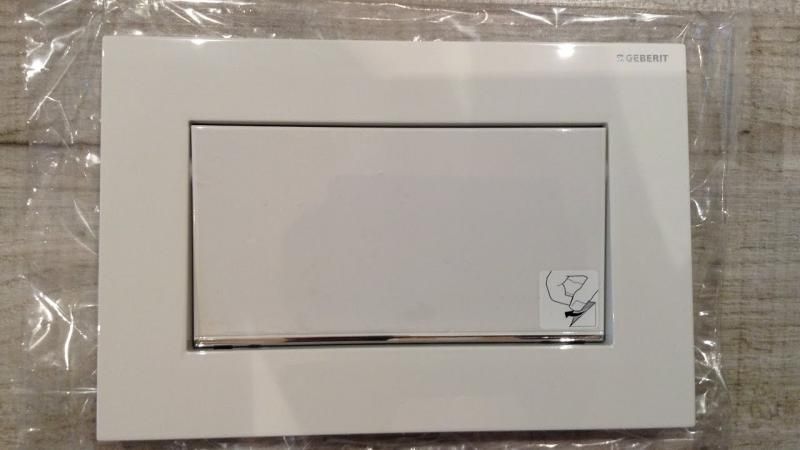 Клавиша смыва Geberit Sigma 30 115.893.KJ.1 Белый/хром Клавиша смыва Geberit Sigma 30 115.893.KJ.1 Белый/хром