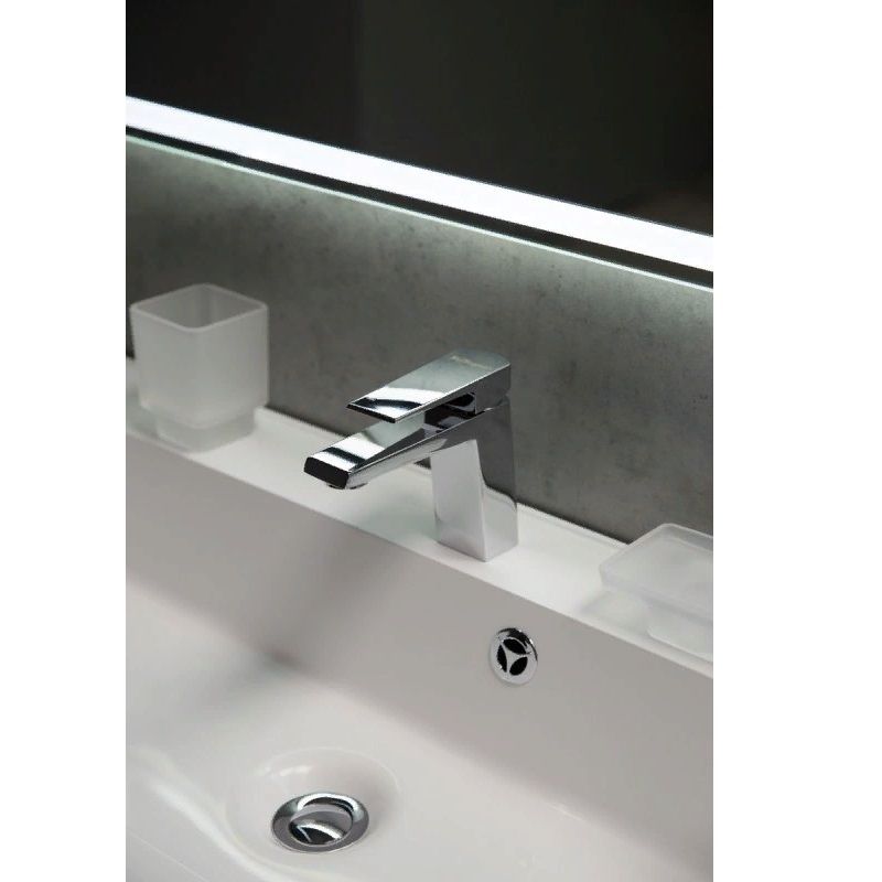 Зеркало BelBagno SPC-MAR 90 с кнопочным выключателем с подсветкой Зеркало BelBagno SPC-MAR 90 с кнопочным выключателем с подсветкой