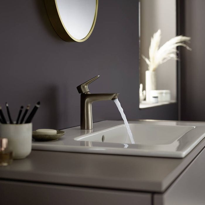 Смеситель для раковины, Hansgrohe, Talis, тип открывания воды-однорычажный, тип регулирования воды-керамический узел смешивания, отверстия для монтажа-1, высота, мм-162, вынос излива, мм-112, цвет-шлифованная бронза Смеситель для раковины, Hansgrohe, Talis, тип открывания воды-однорычажный, тип регулирования воды-керамический узел смешивания, отверстия для монтажа-1, высота, мм-162, вынос излива, мм-112, цвет-шлифованная бронза
