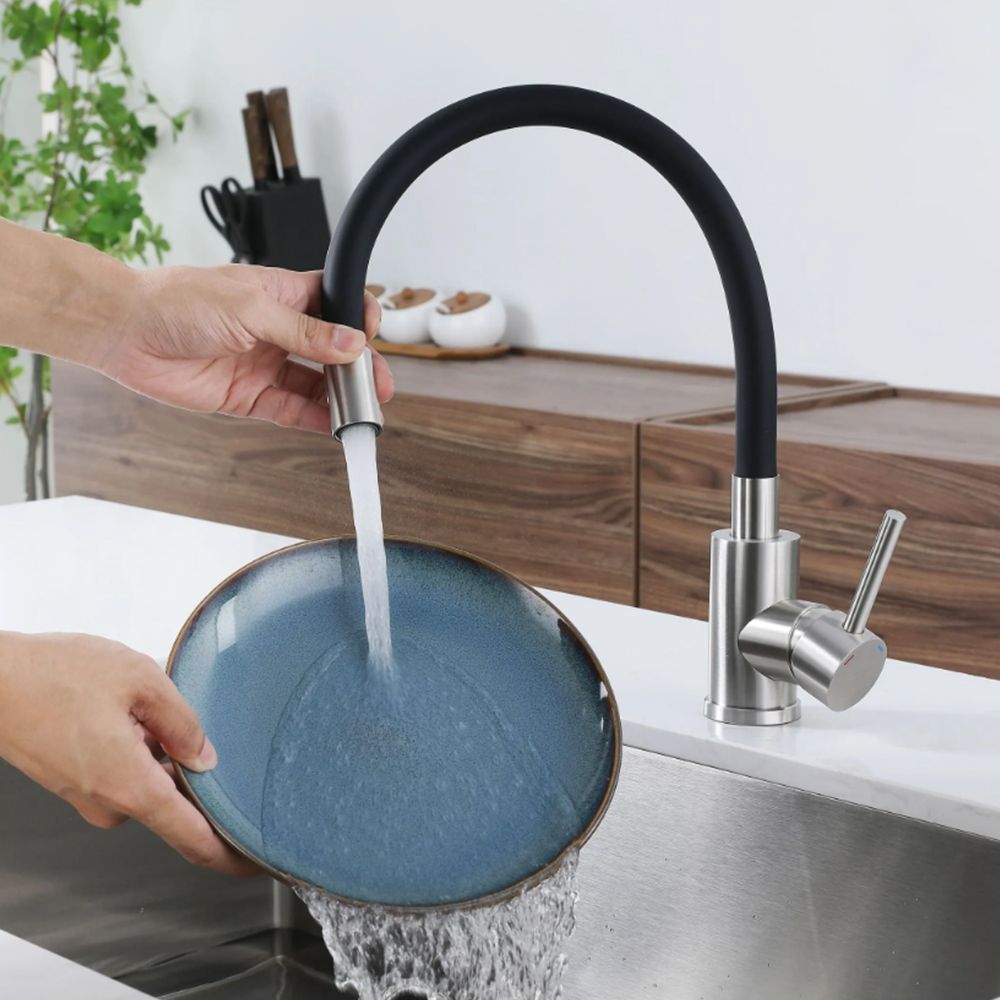 Смеситель для кухни с гибким изливом GranFest 5433, черный