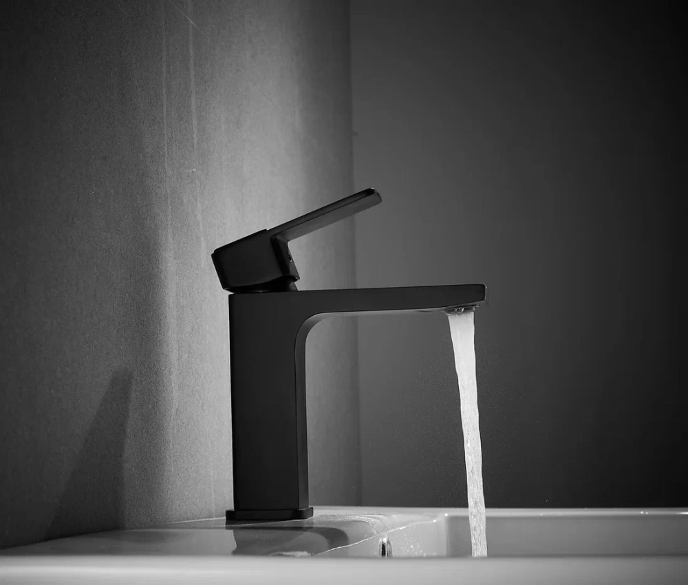 Смеситель для раковины Shevanik S9701H, черный