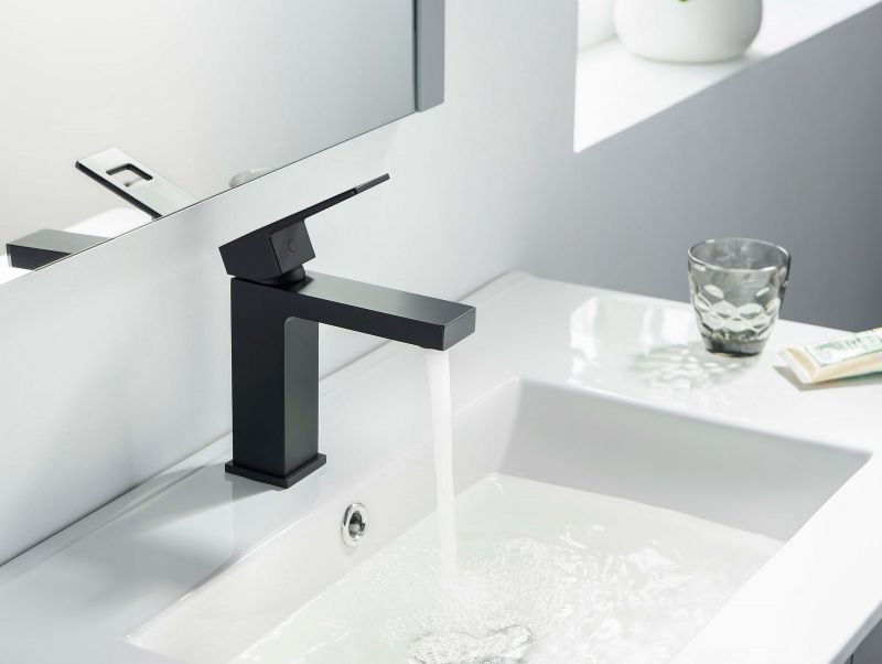 Смеситель для раковины Timo Briana 7161/03F Черный, артикул 7161/03F