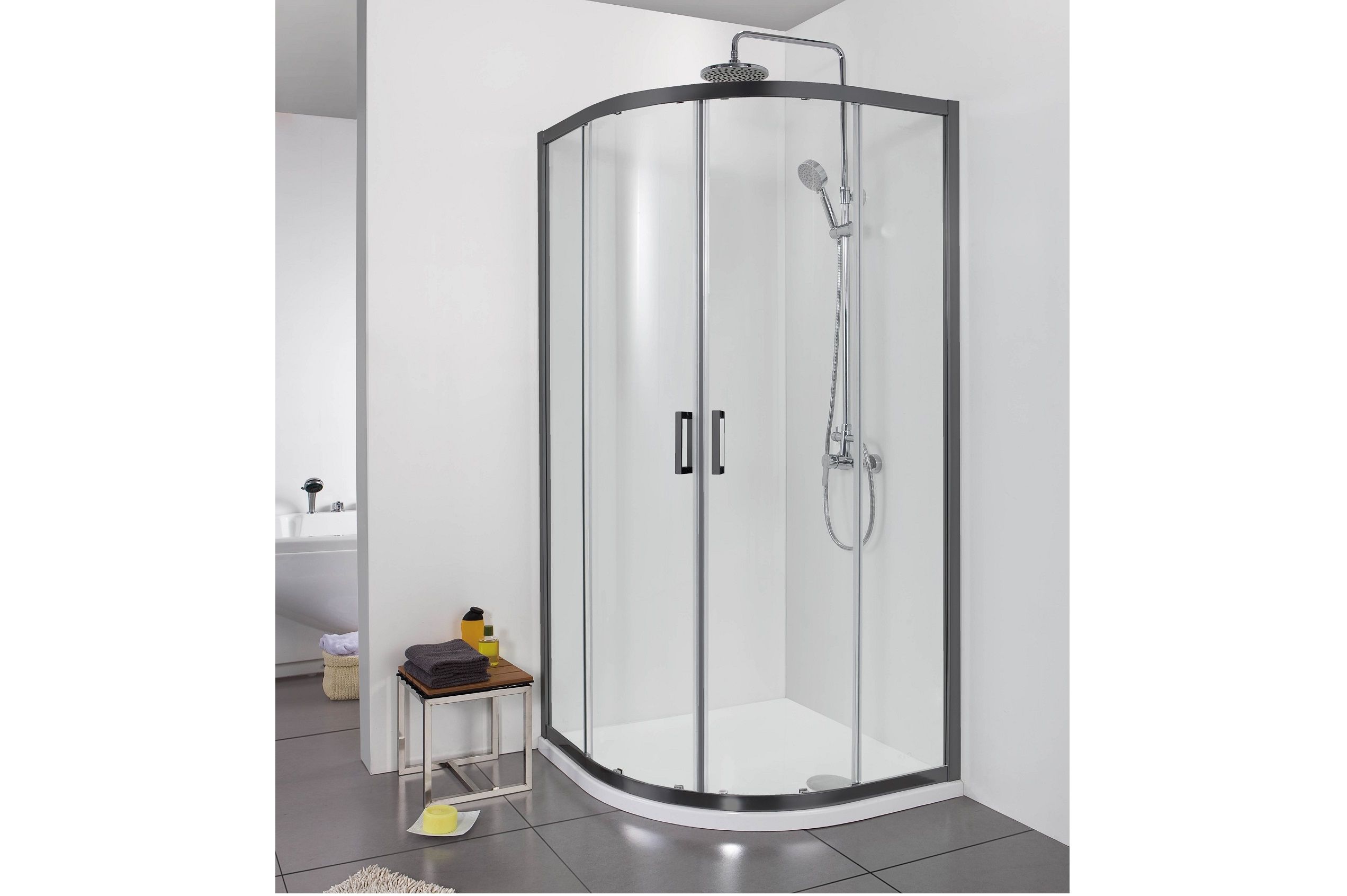 AQ ARI RO 08020BL Душевой уголок 1/4 круга, двери раздвижные 800x800x2000, профиль черный, стекло прозрачное AQ ARI RO 08020BL Душевой уголок 1/4 круга, двери раздвижные 800x800x2000, профиль черный, стекло прозрачное